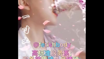 Clip sex bắt em công nhân mới quen bú cặc trong phòng trọ